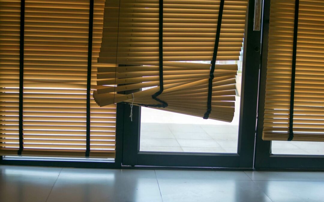 What To Do If Your Blinds Get Stuck?