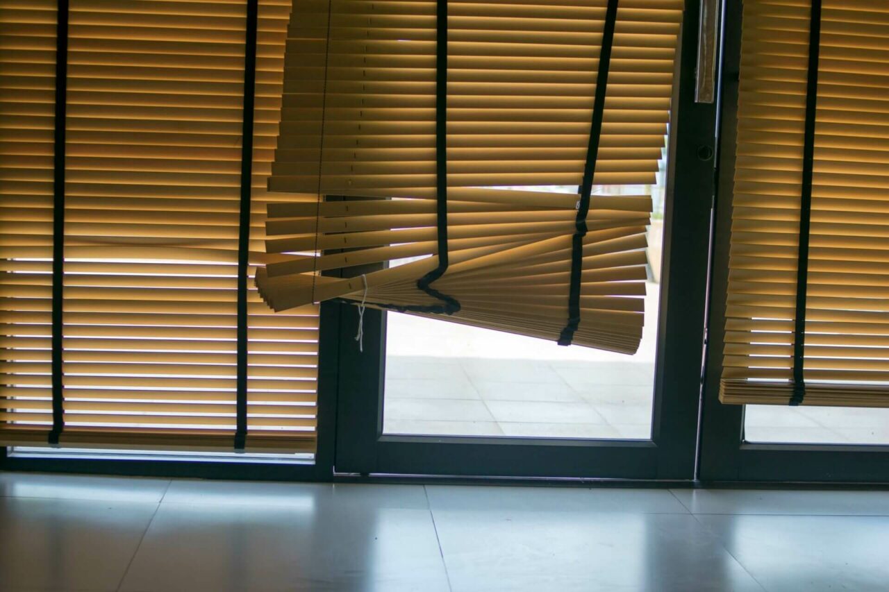 What To Do If Your Blinds Get Stuck? Wholesale Blind Factory