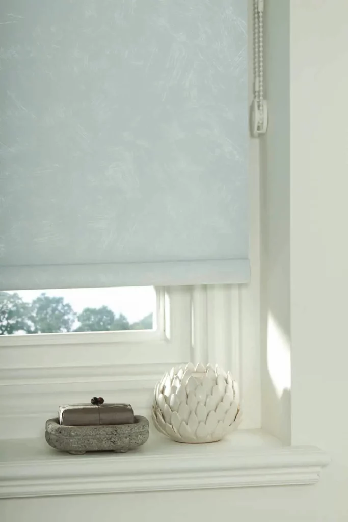 LL_Roller_Romany_White_2_JPEG_CMYK-opti